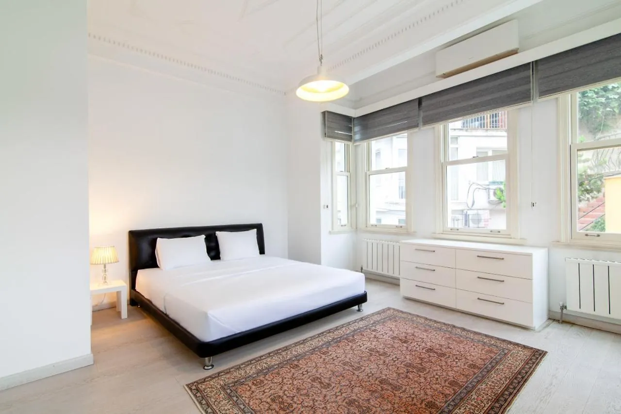 Mesmerizing Flat With Bosphorus View In Sariyer Provincia di Provincia di Istanbul